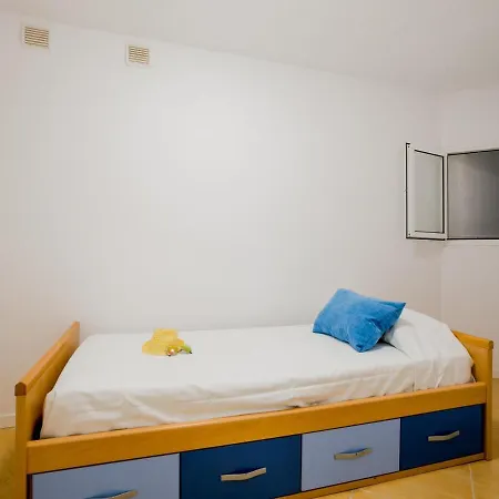 公寓 Very Quiet With Wifi 阿罗纳